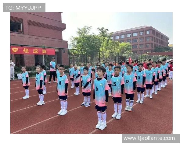 足球明星儿童训练服助力小球员梦想成真快乐成长每一步都充满激情与活力